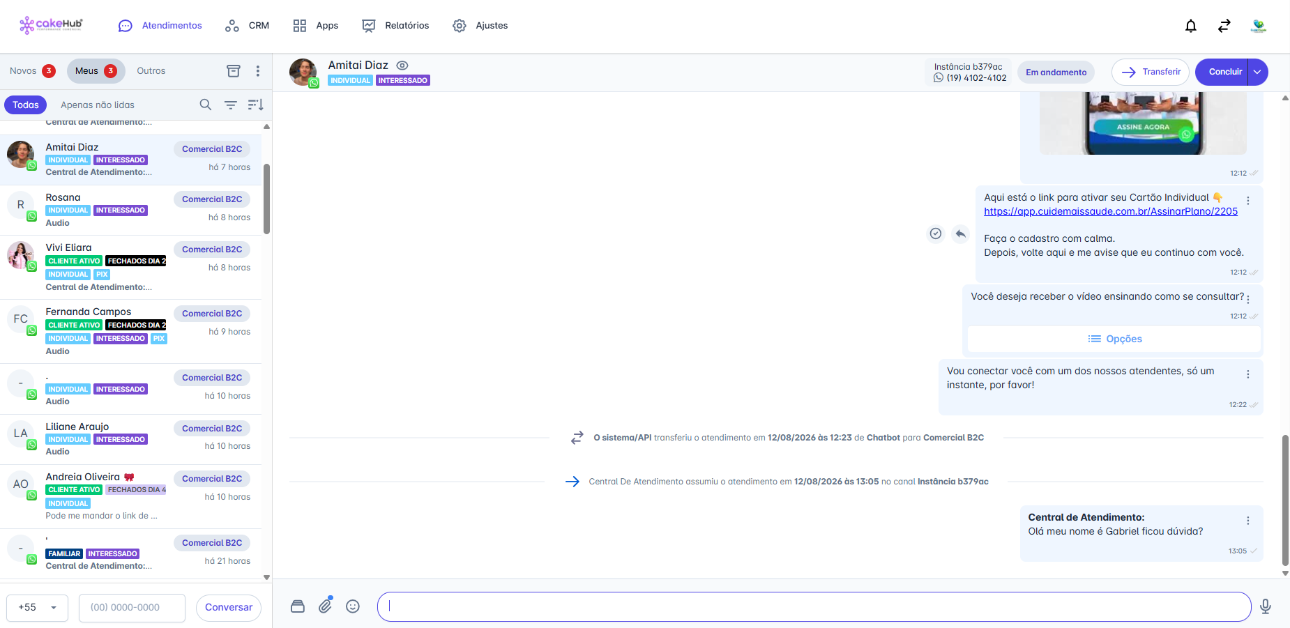 Dashboard de CRM e funil comercial
