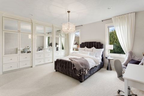 Bedroom With Carpet Flooring — Fredericksburg, TX — Fredricksburg Flooring Center Bedroom With Carpet Flooring — Fredericksburg, TX — Fredricksburg Flooring Center