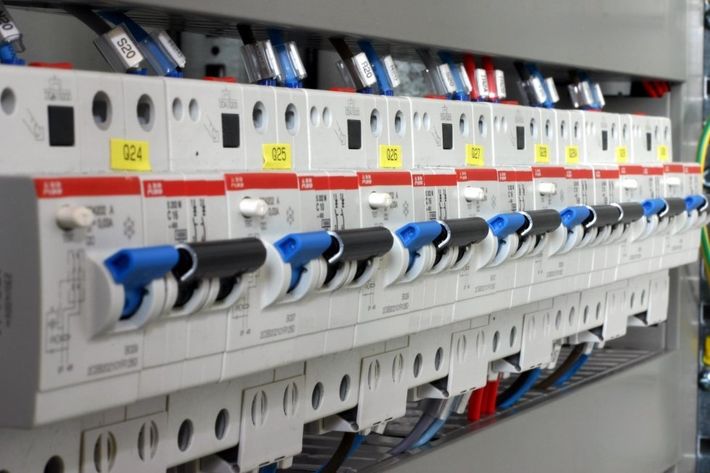 materiale elettrico