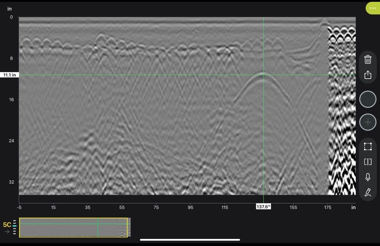 A black and white image of a gray background on a cell phone screen.