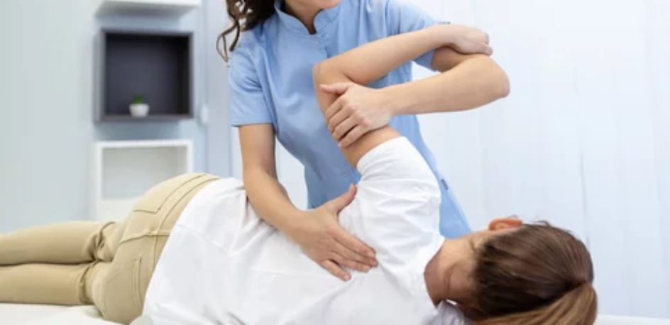 physical therapy on the shoulder blade