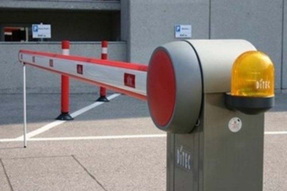 barriere automatiche per parcheggi