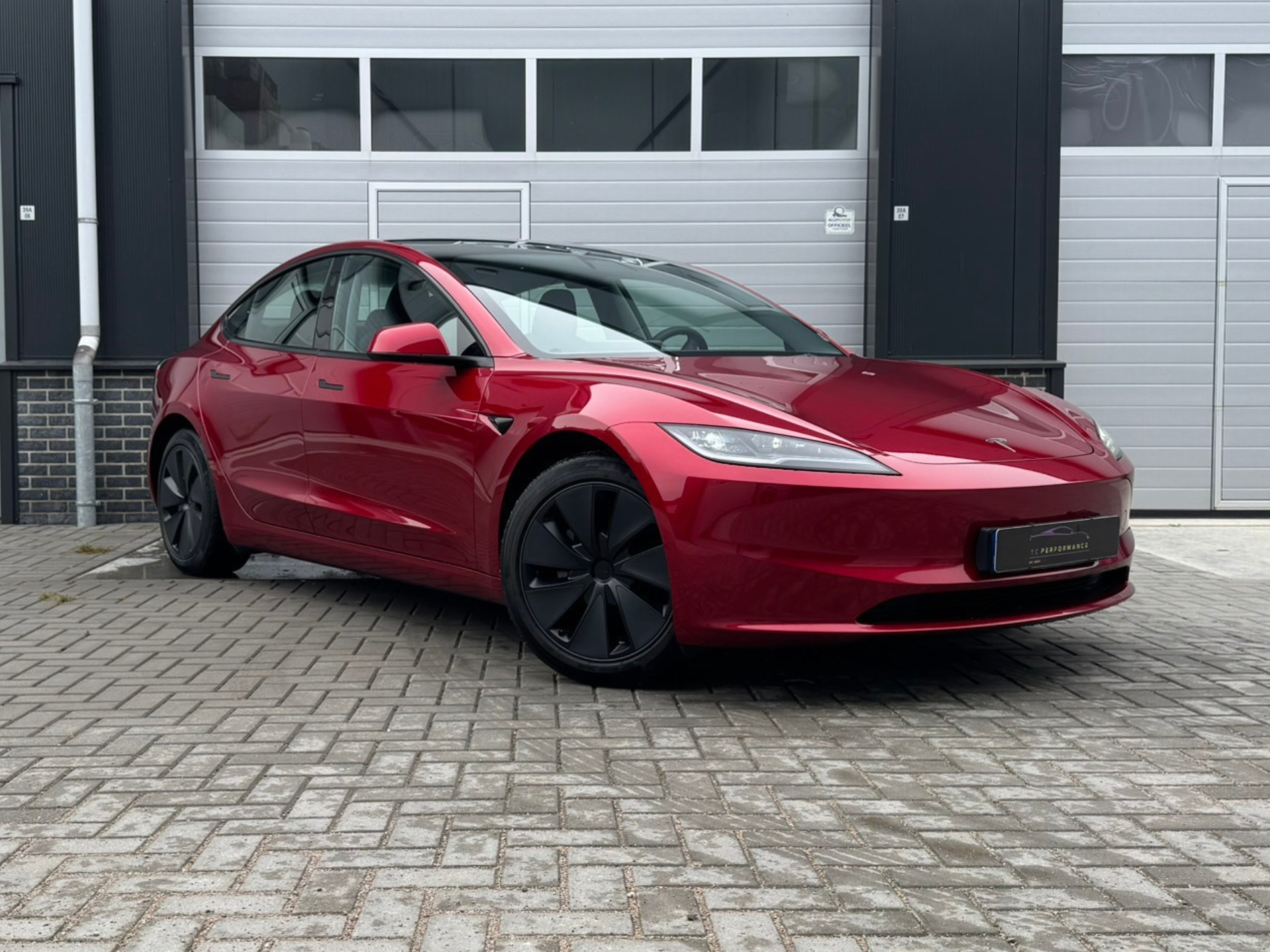 Tesla Model 3 Rood Detailing, Wasbeurt, Schoonmaakbeurt, Poetsen, Reiniging