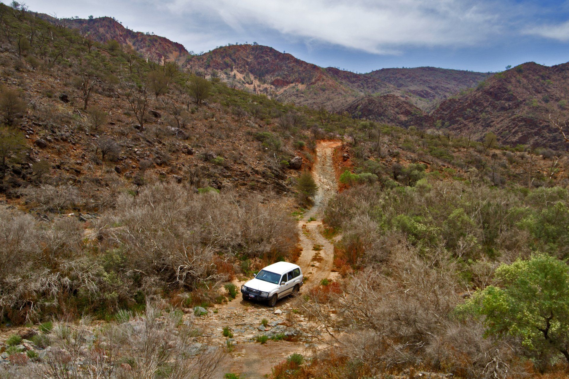 Self-drive 4WD track Echo Camp