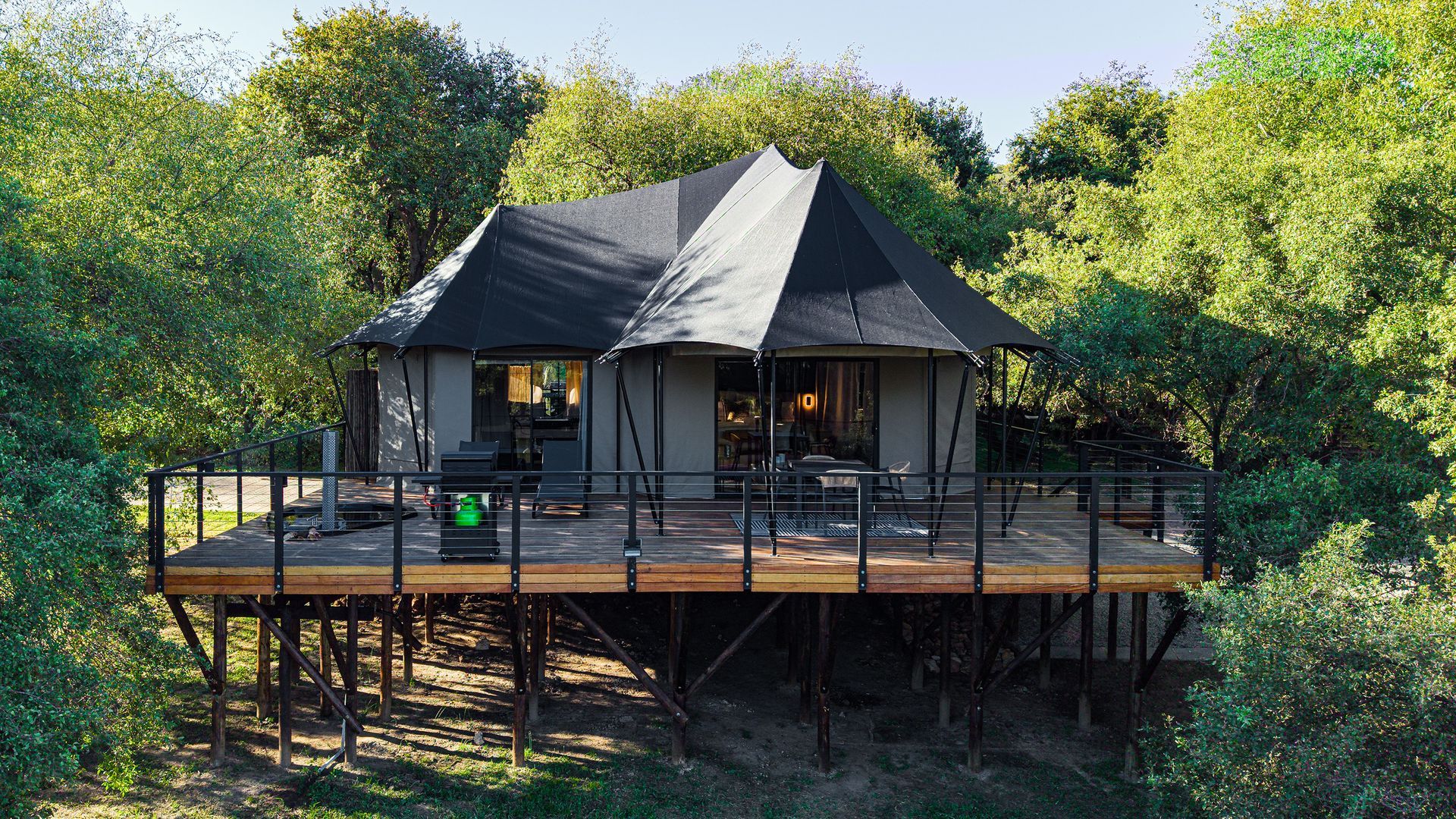 Edge of the Crator - Luxury riverfront tents overlooking the Vaal river