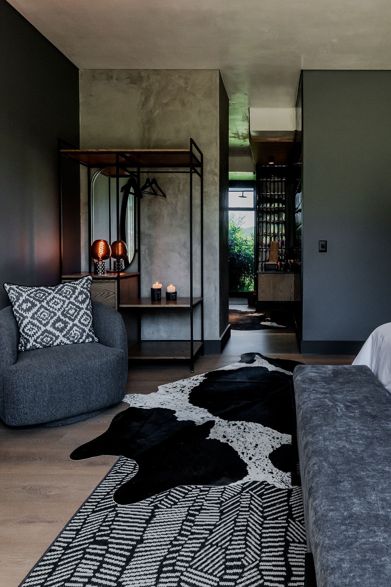 Edge of the Crator - Luxury Main Villa interior overlooking the Vaal river.