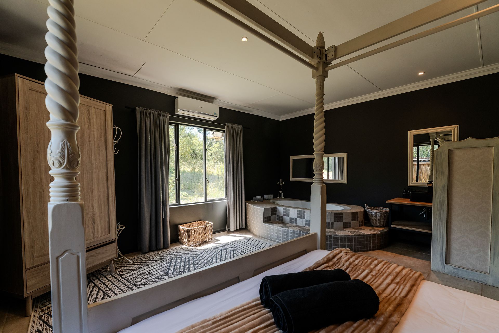 Edge of the Crator - Guesthouse on the eco-lake and beach