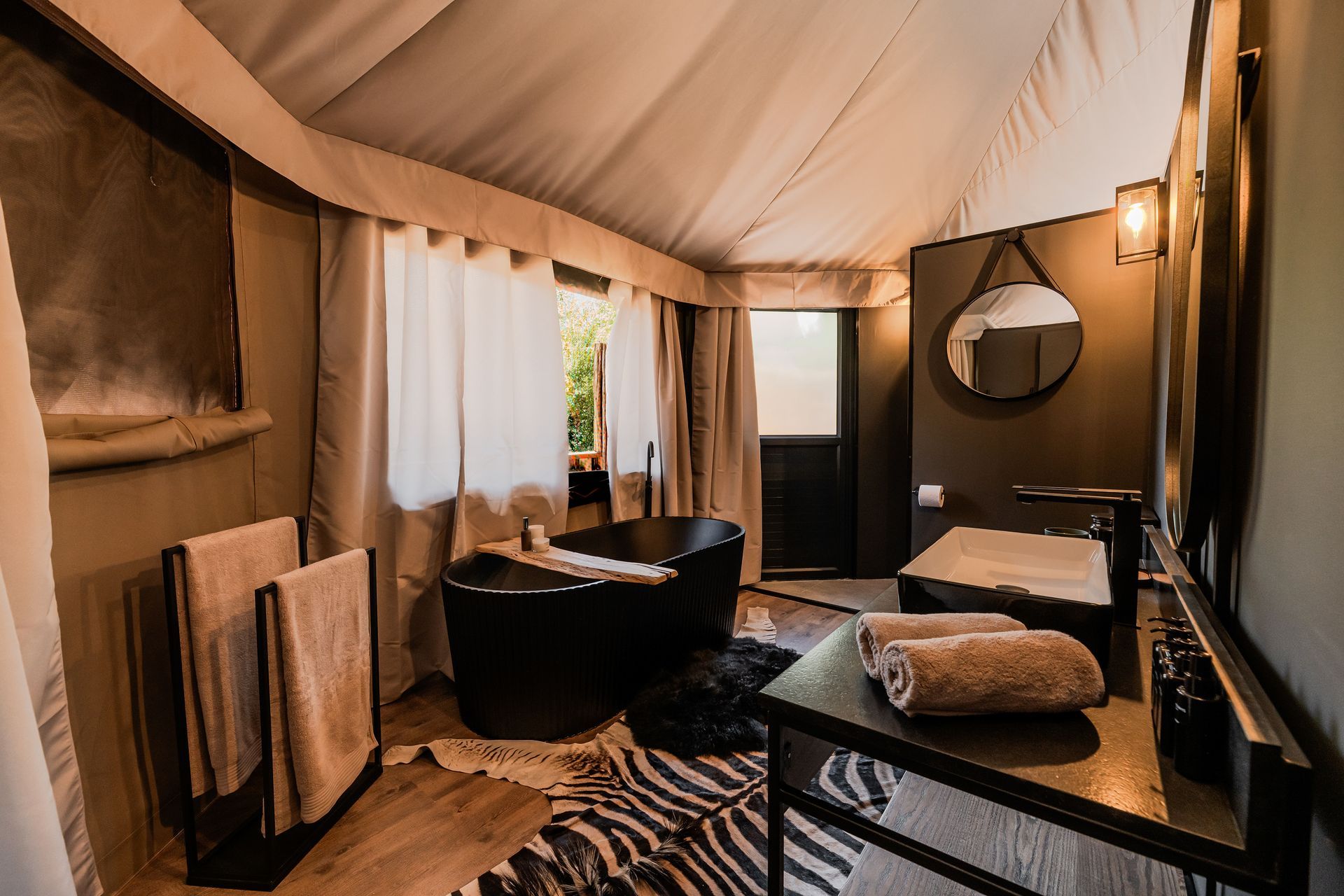 Edge of the Crator - Luxury riverfront tents overlooking the Vaal river