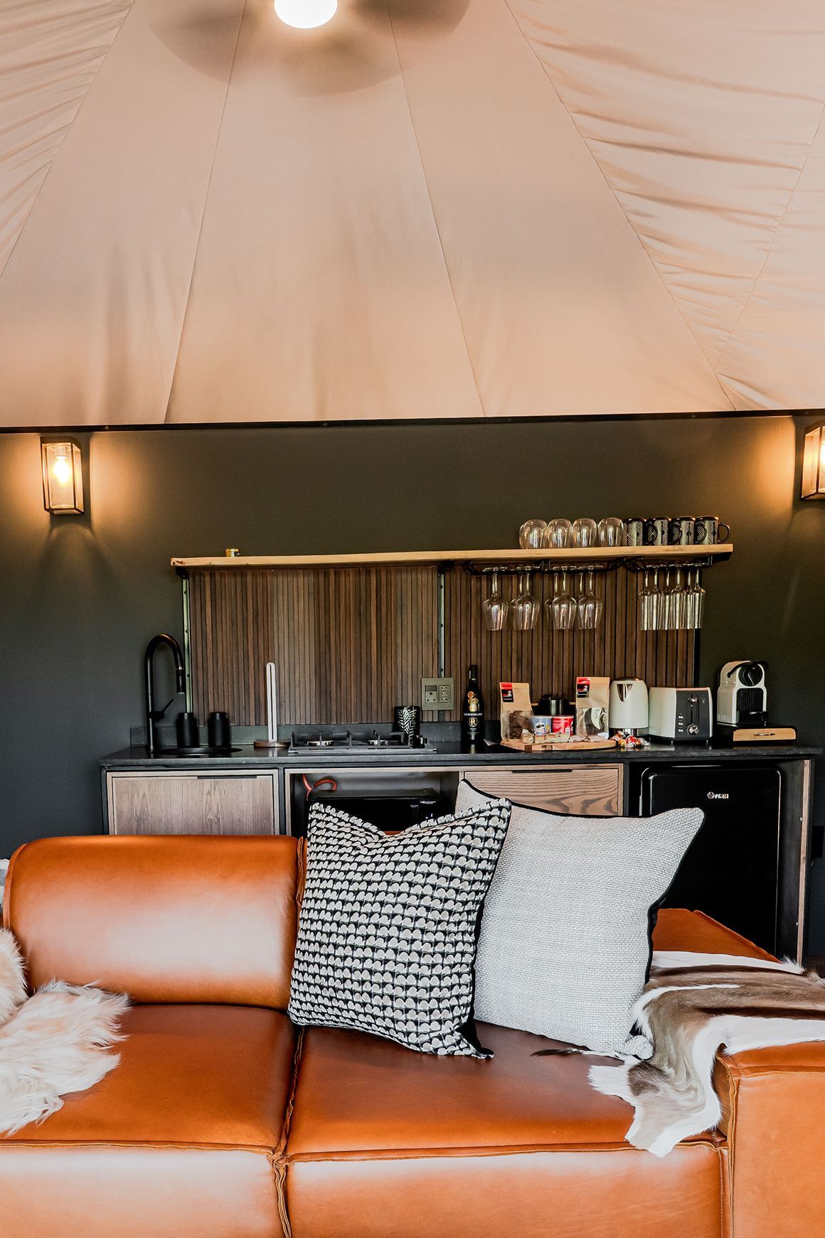 Edge of the Crator - Luxury riverfront tents overlooking the Vaal river