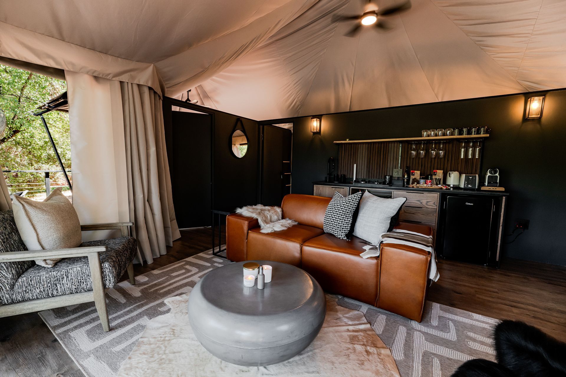 Edge of the Crator - Luxury riverfront tents overlooking the Vaal river