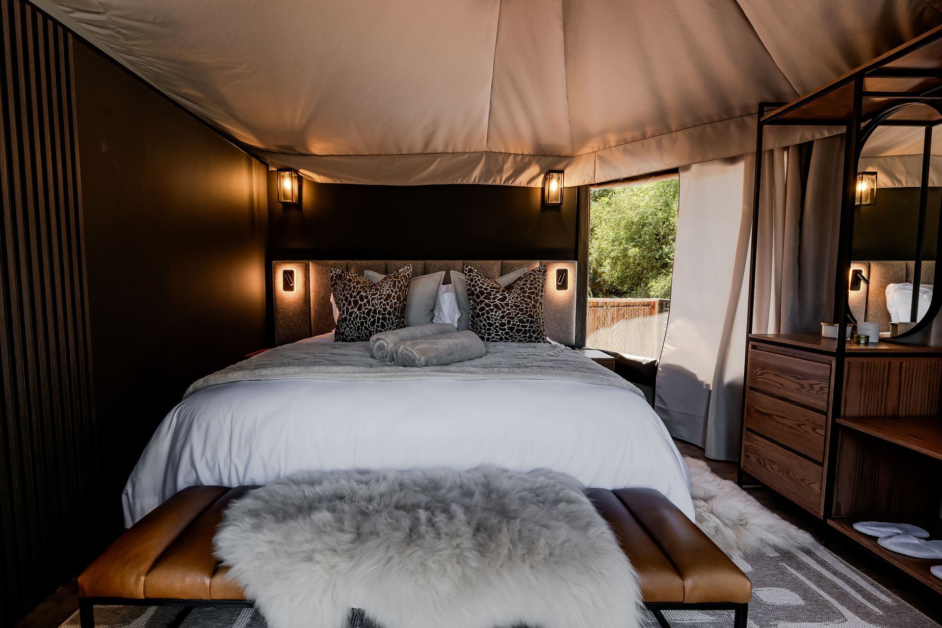 Edge of the Crator - Luxury riverfront tents overlooking the Vaal river