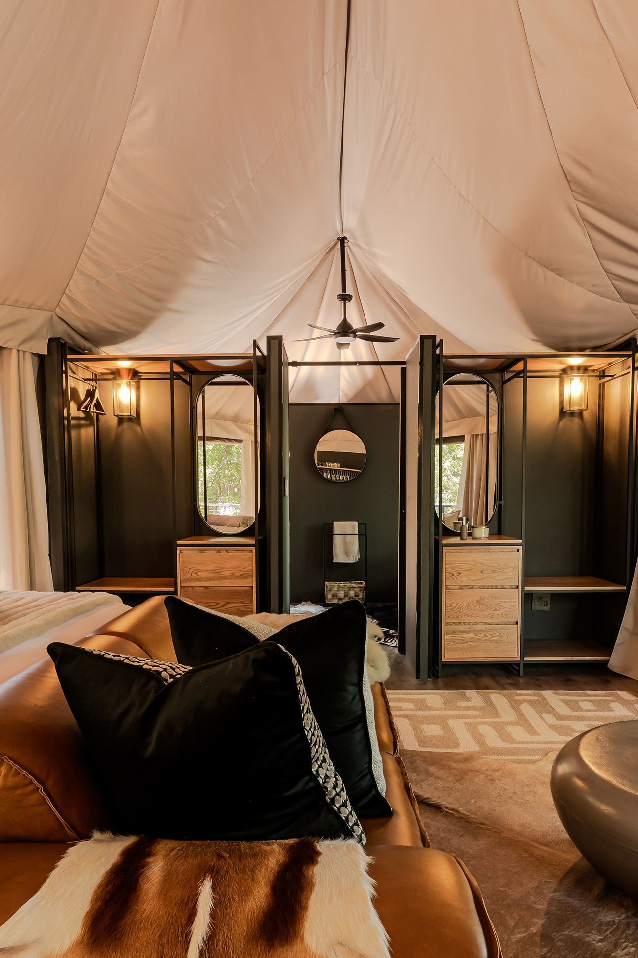 Edge of the Crator - Luxury riverfront tents overlooking the Vaal river