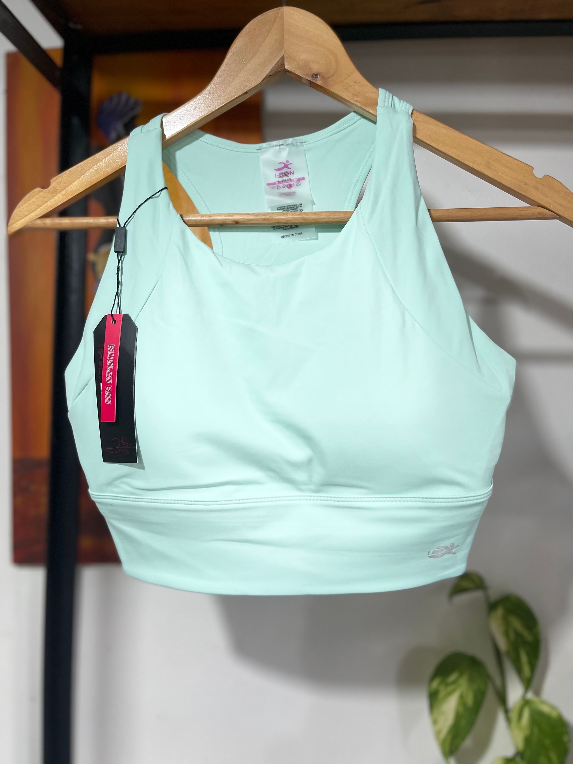 TOP DEPORTIVO IRUN BRETEL ANCHO VERDE CLARO