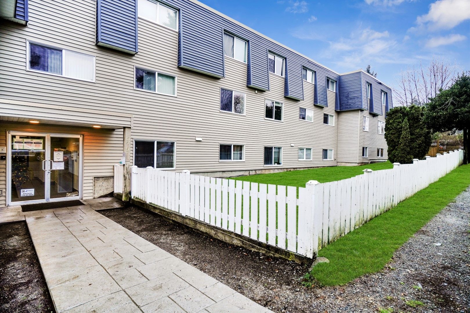 Alderwood Place Apartments Gallery