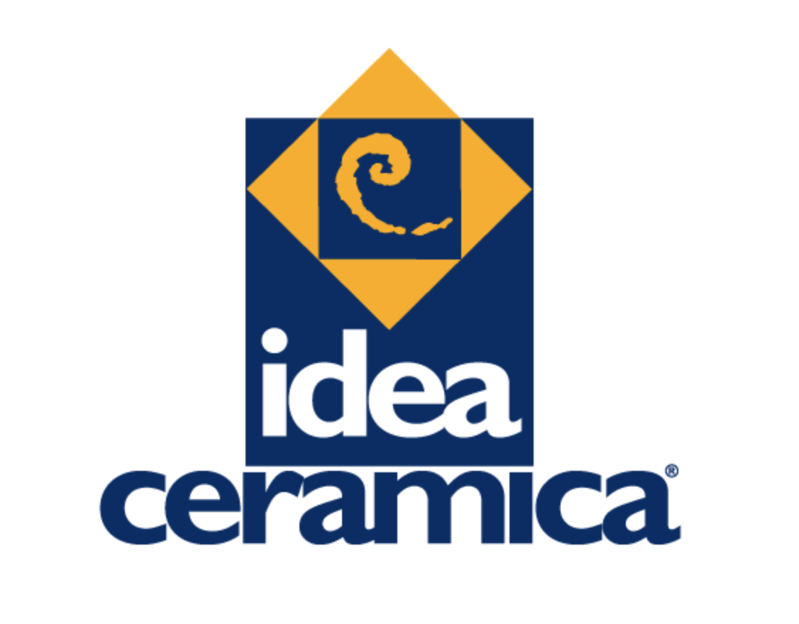 Logo per Idea Ceramica: un rombo giallo su un rettangolo blu scuro con un'icona a spirale e la scritta 