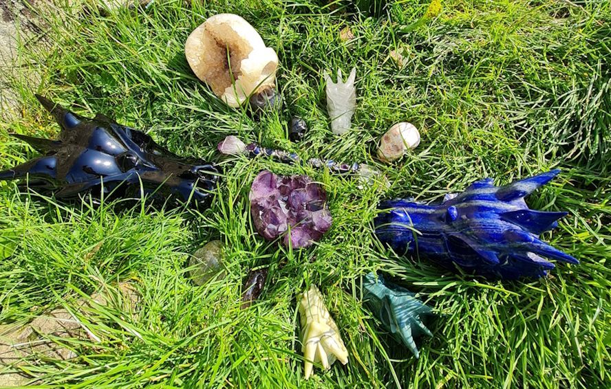 Crystal healing grid with dragon and crystal skulls Visit online crystal shop