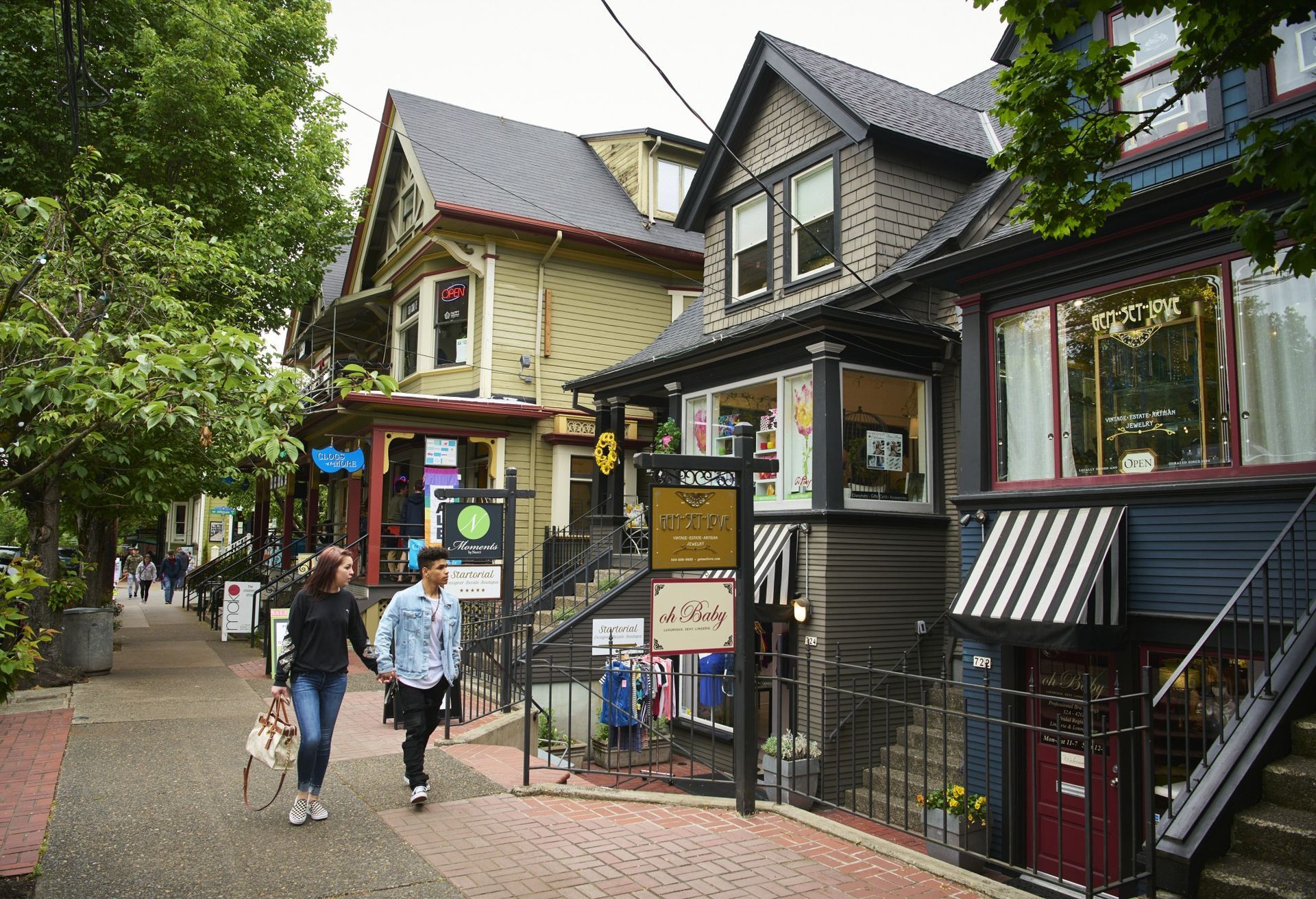 NW 23rd Avenue hosts a variety of shops, from pet supplies to handmade leather goods. Credit: NASHCO Photo Shopping on NW 23rd Avenue, Portland, Oregon