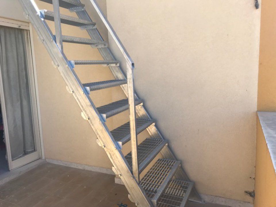 Scala in acciaio