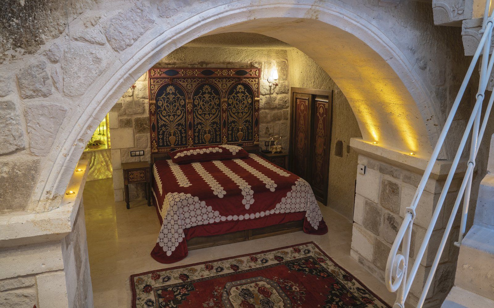 elika cave suites, rooms