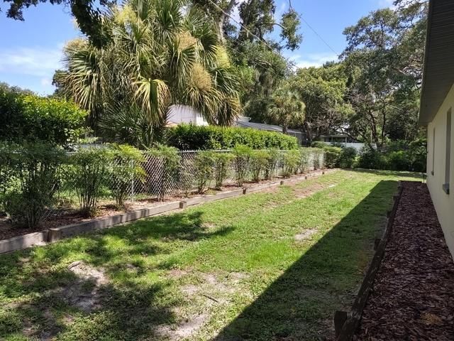 Residential aluminum/steel fence installation in Temple Terrace, FL