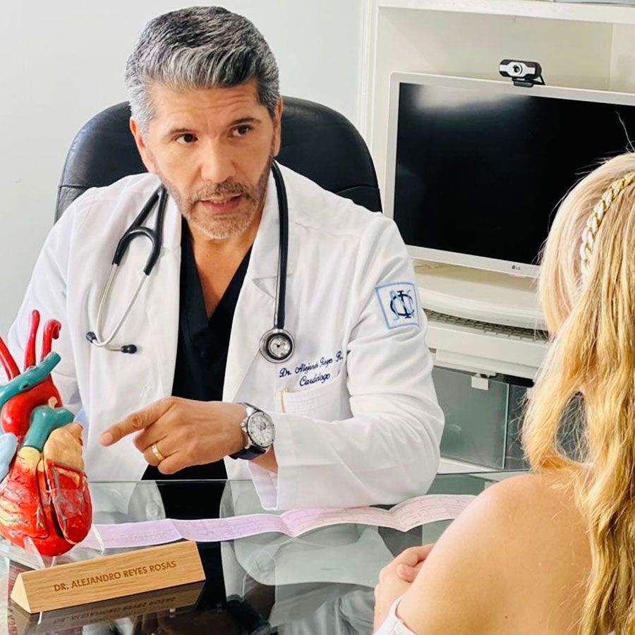DR. ALEJANDRO REYES ROSAS 