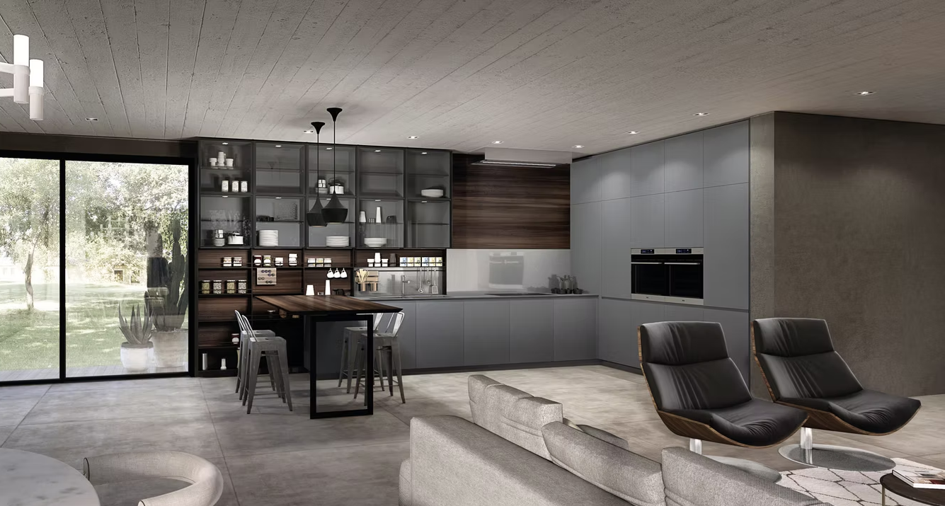 Cucina e soggiorno moderni a pianta aperta con tonalità di grigio, sgabelli da bar neri, divano e finestre a tutta altezza.