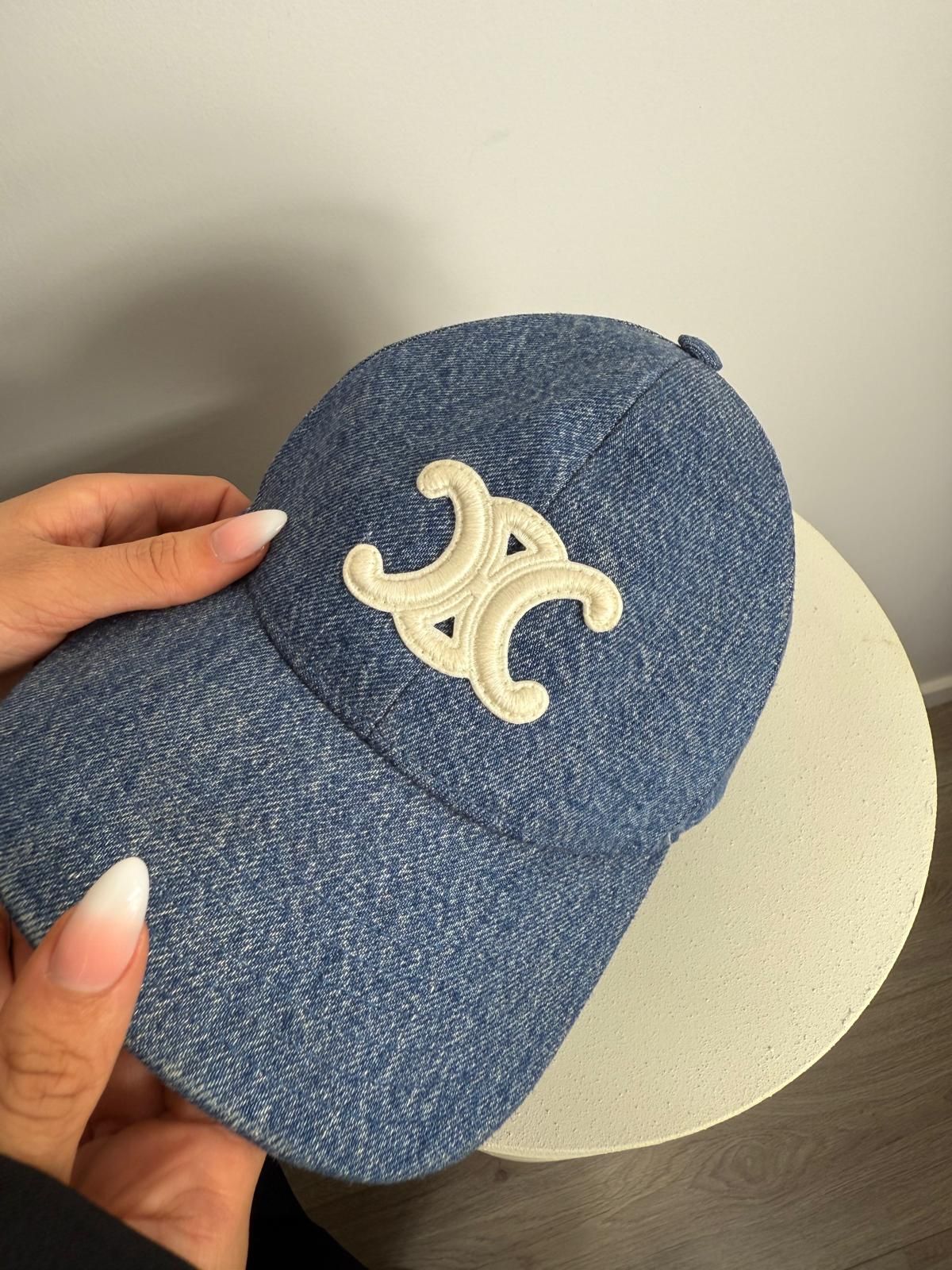 Celine Triomphe Baseballpet in Denimkleur