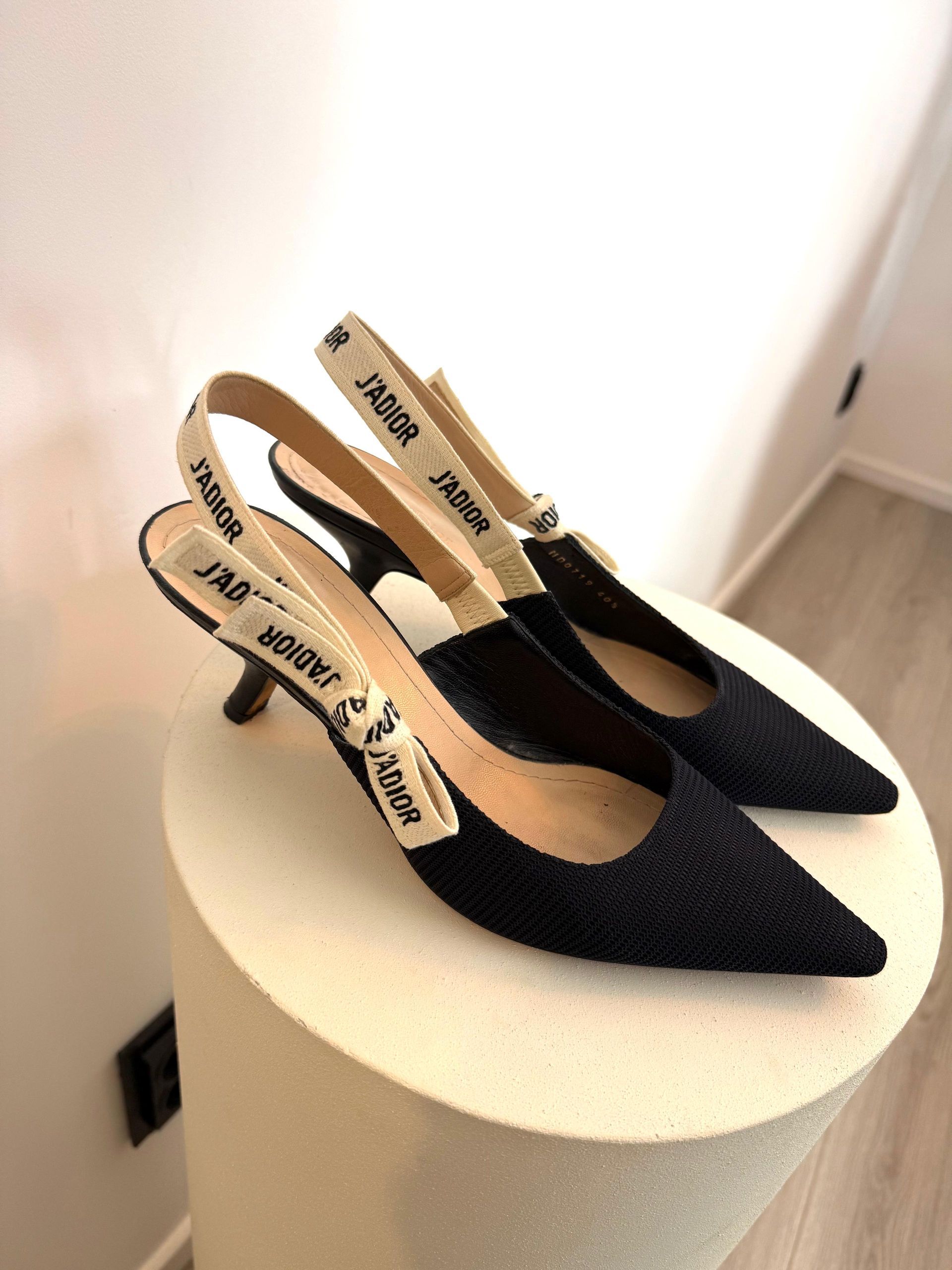 DIOR HAKKEN ZWART