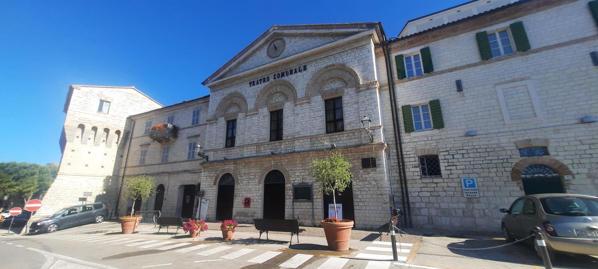 Piazza centrale Sirolo