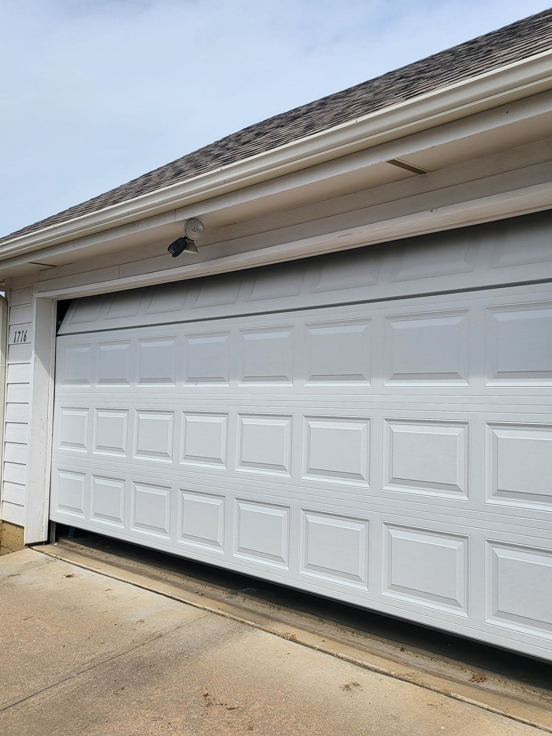 garage door stuck - garage door repair lewisville tx