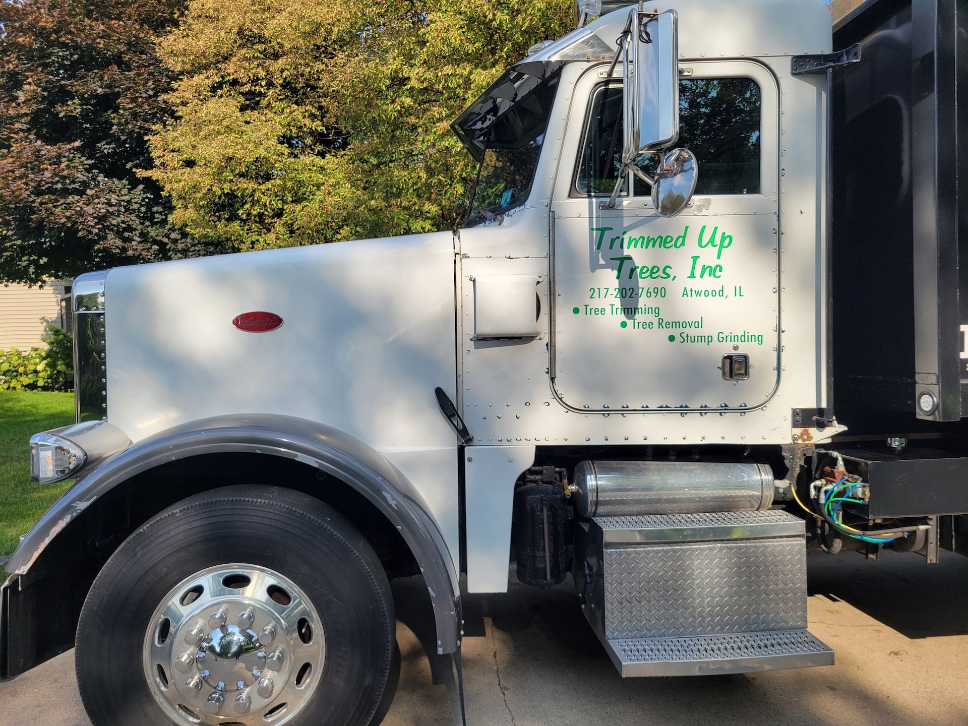 White Peterbilt truck with 