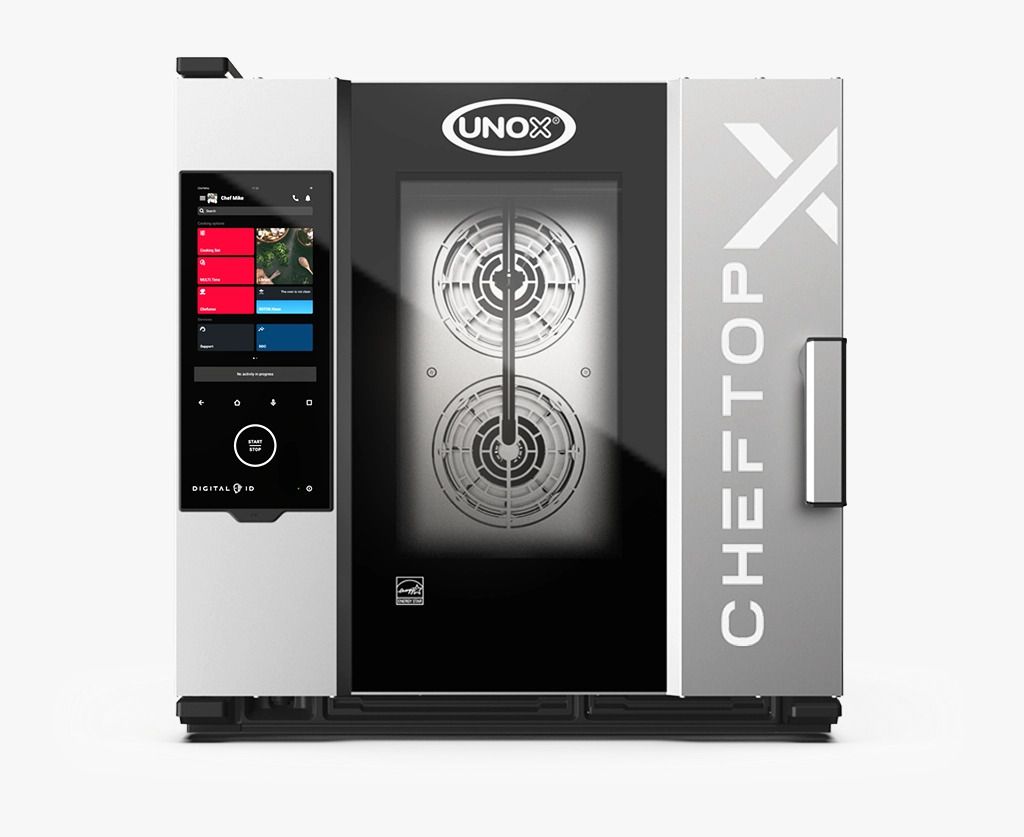 Un forno Cheftop X è appoggiato su una superficie bianca