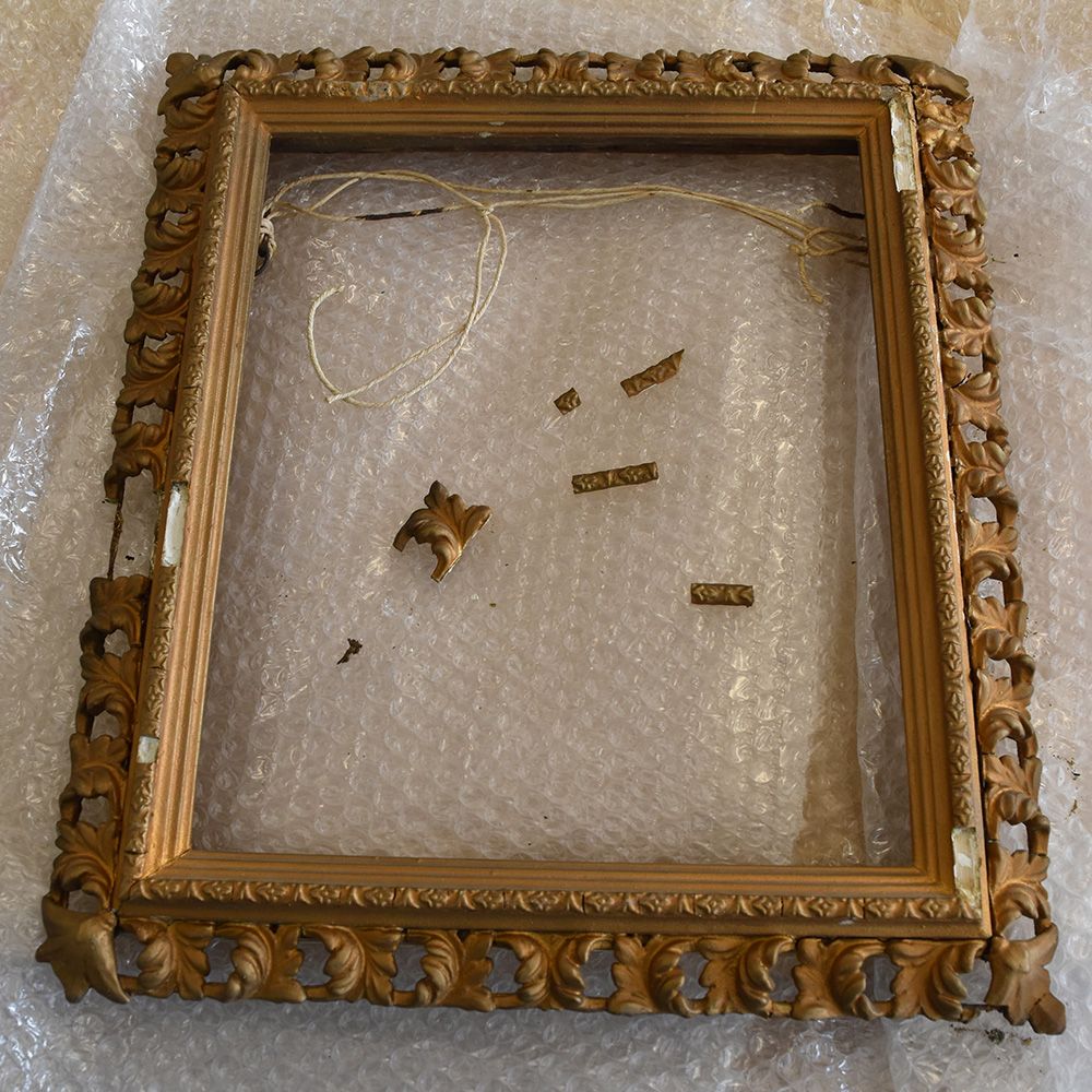 Picture frame restoration, gilding and repair