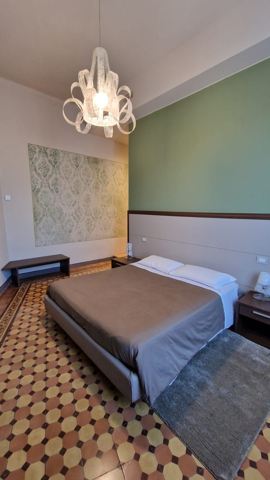 camera con letto matrimoniale