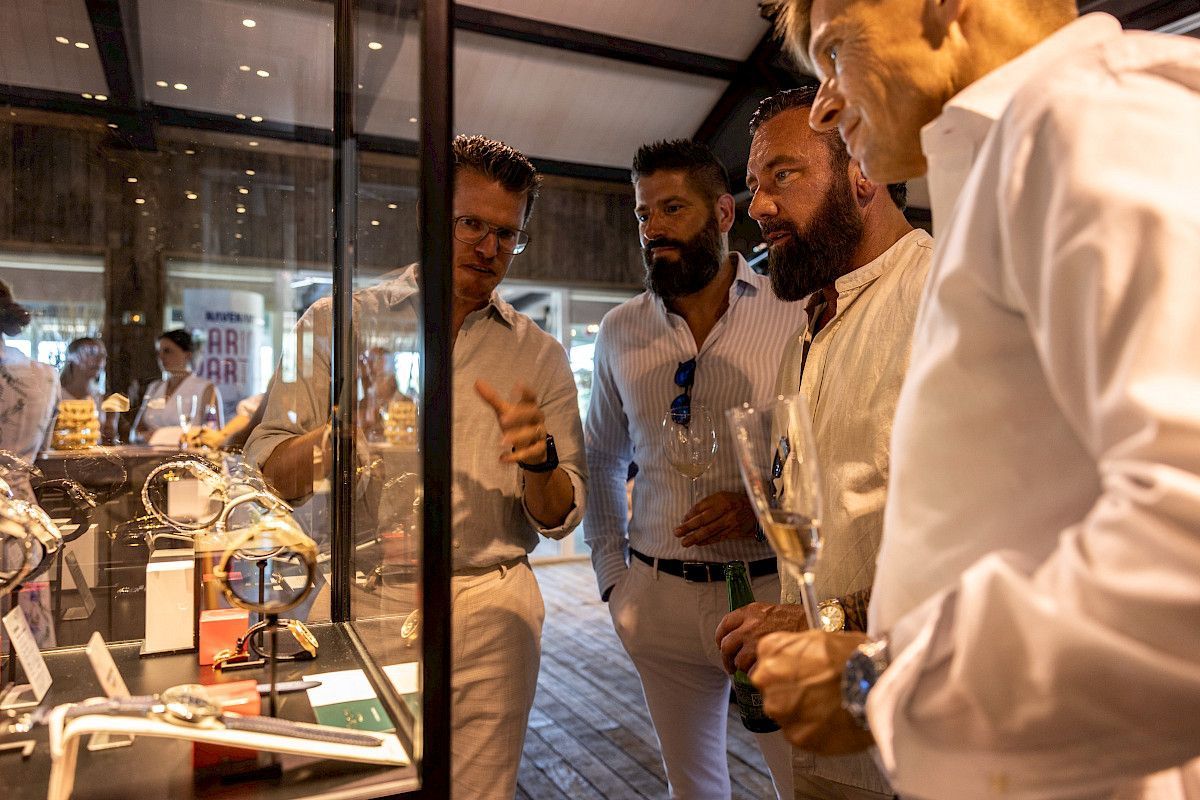 Onder een stralende zomerzon vond de jaarlijkse Navenant  Haringparty plaats.