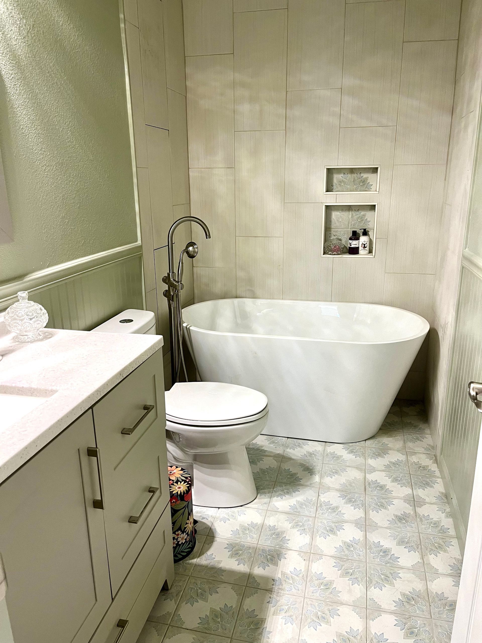 Patterned Tile with Free Standing Tub
