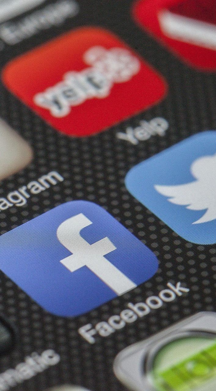 manage socials