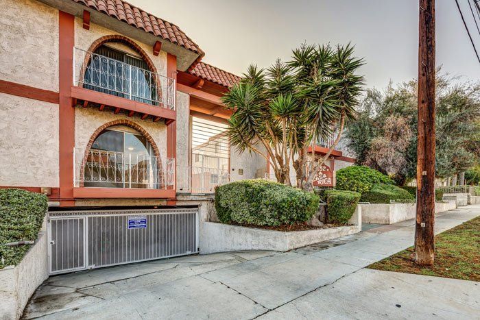 quaint-and-spacious-inglewood-condo