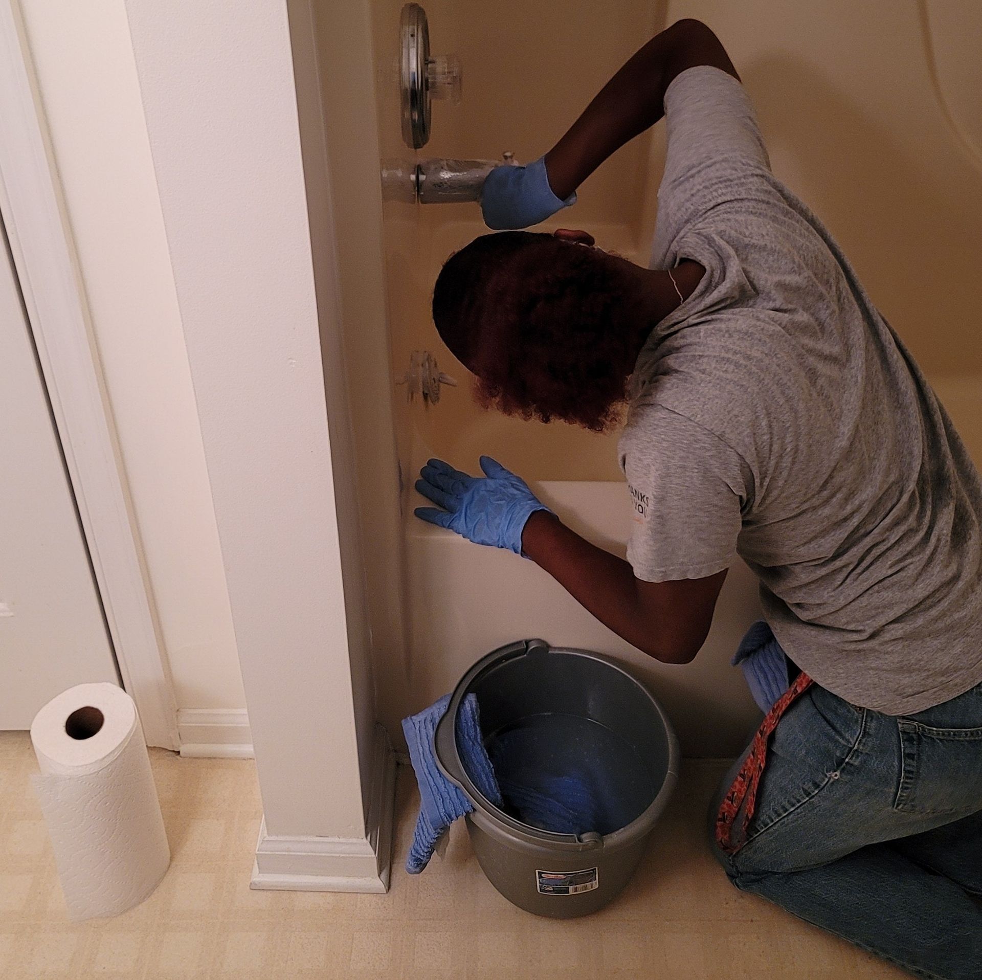 Post Construction Cleaning of a bathtub