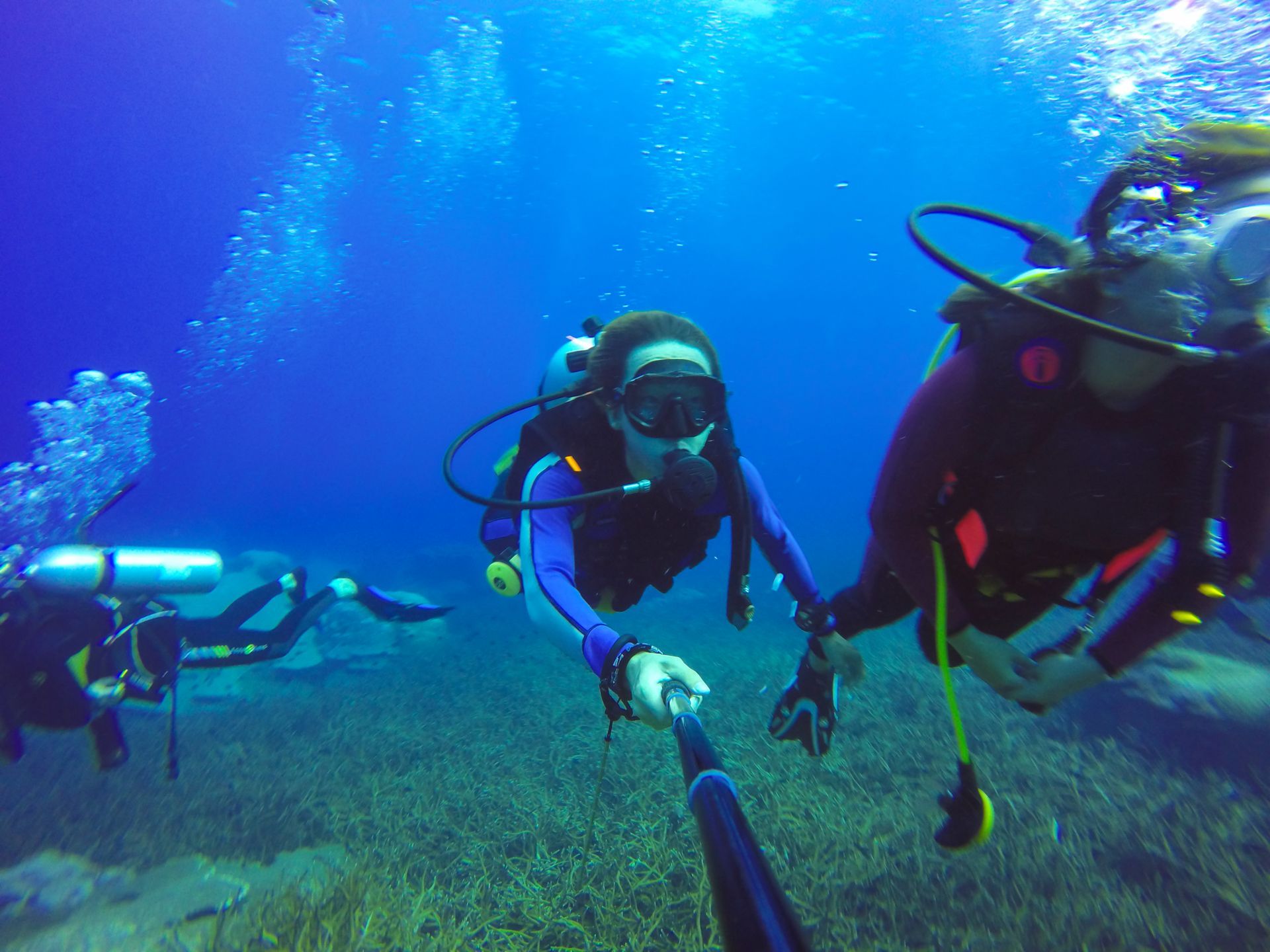 experienced divers in the Great Barrier Reef