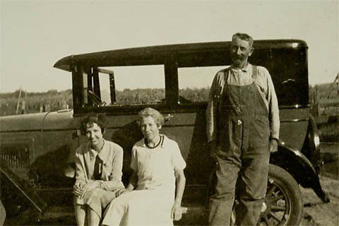 family's old photo