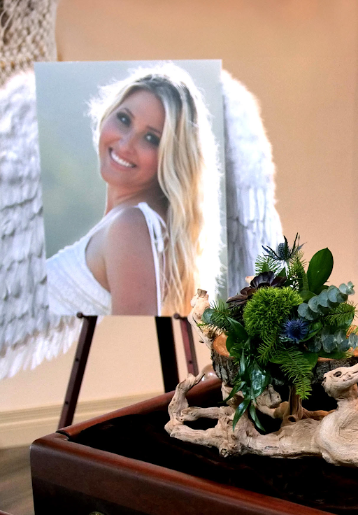 Terra Sue Gooch Schlinger photo