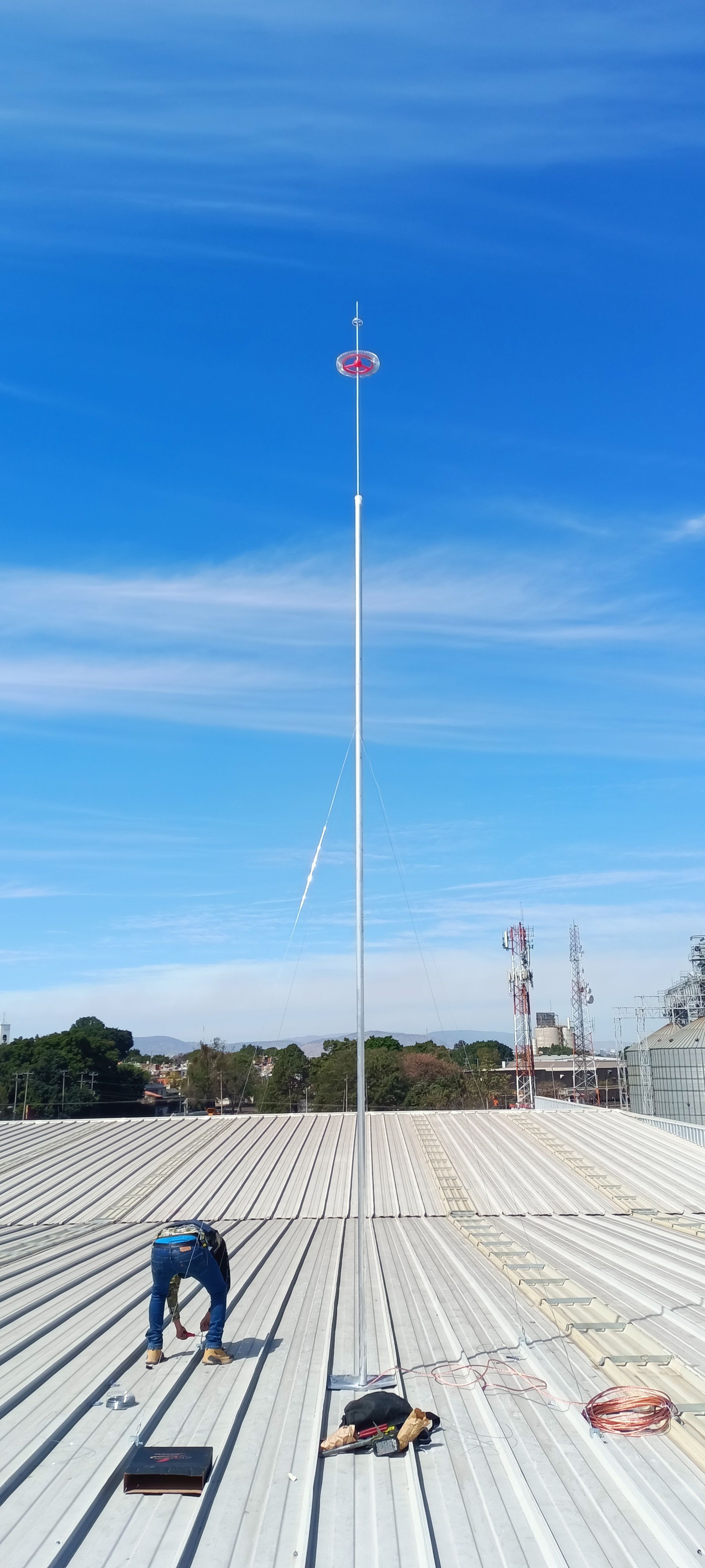 Instalación de pararrayos en Guadalajara - CORPORACIÓN ELÉCTRICA "EL RAYO"