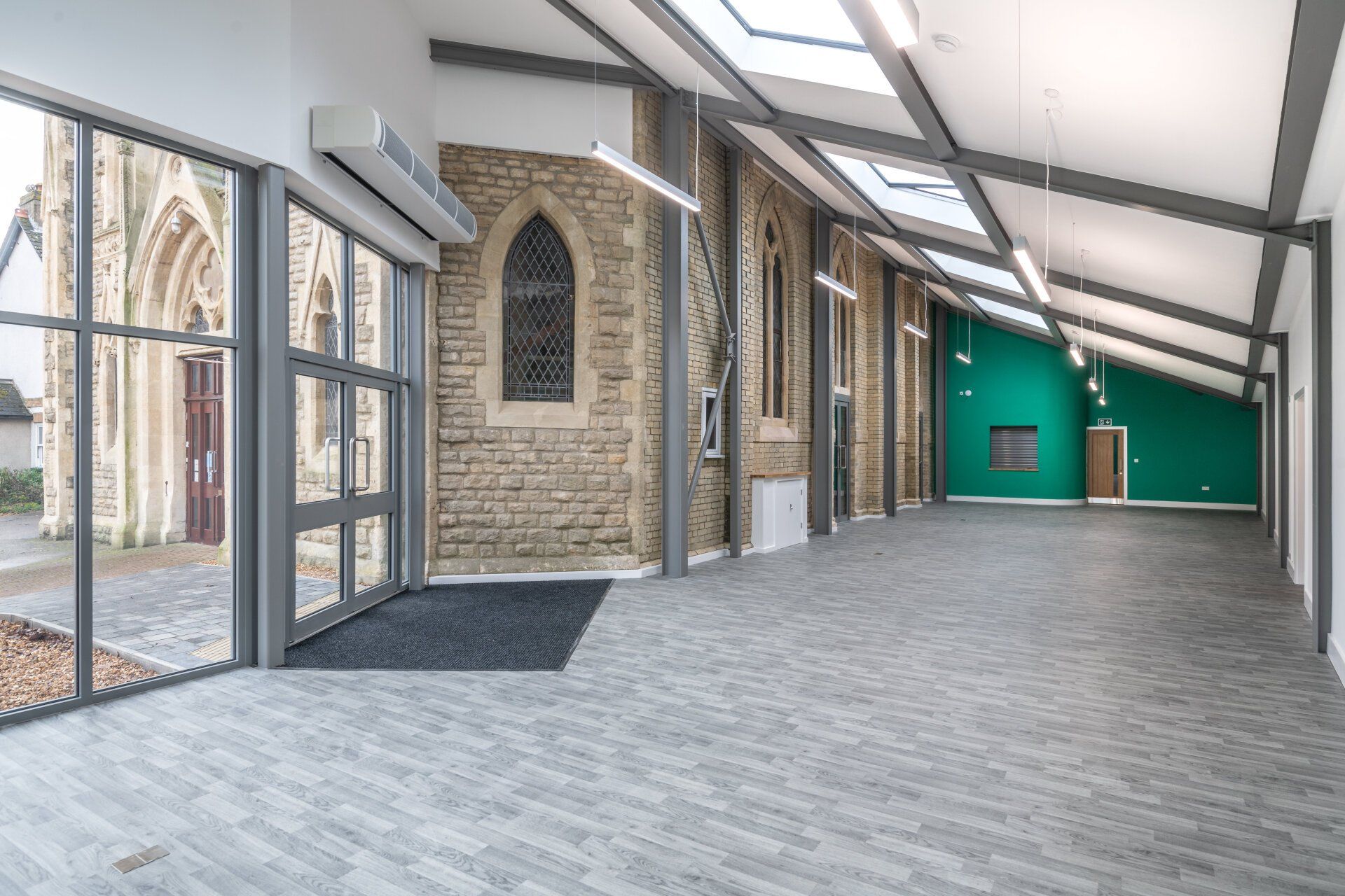 COMMERCIAL AND COMMUNITY PROJECTS 4