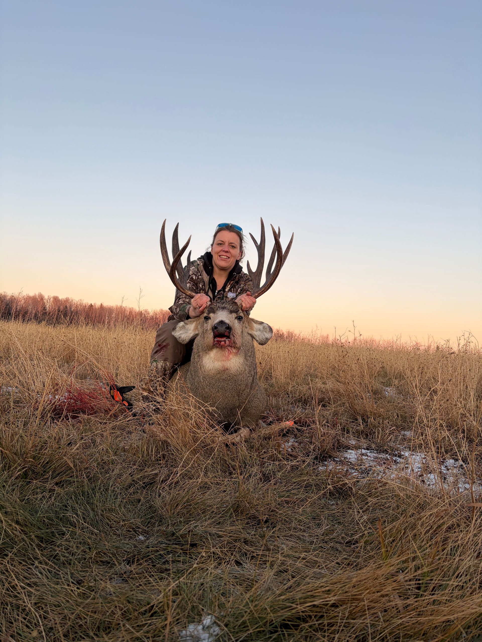 deer hunting outfitter in Alberta Canada