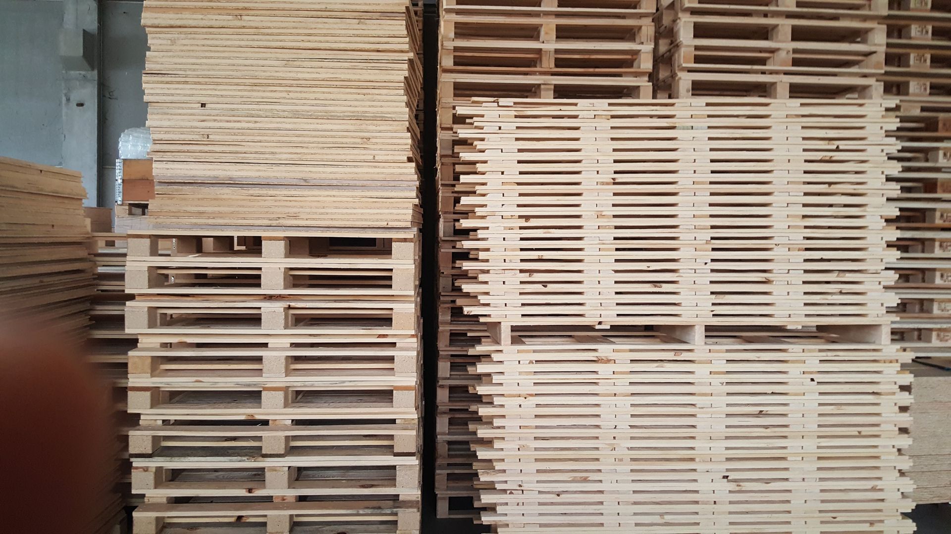 cassette in legno in pile