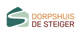 Logo voor Dorpshuis De Steiger met een groen abstract icoon en bruine tekst op een witte achtergrond.