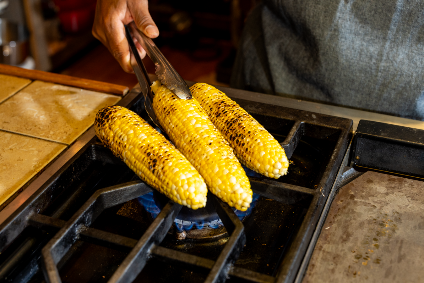 Grilling corn