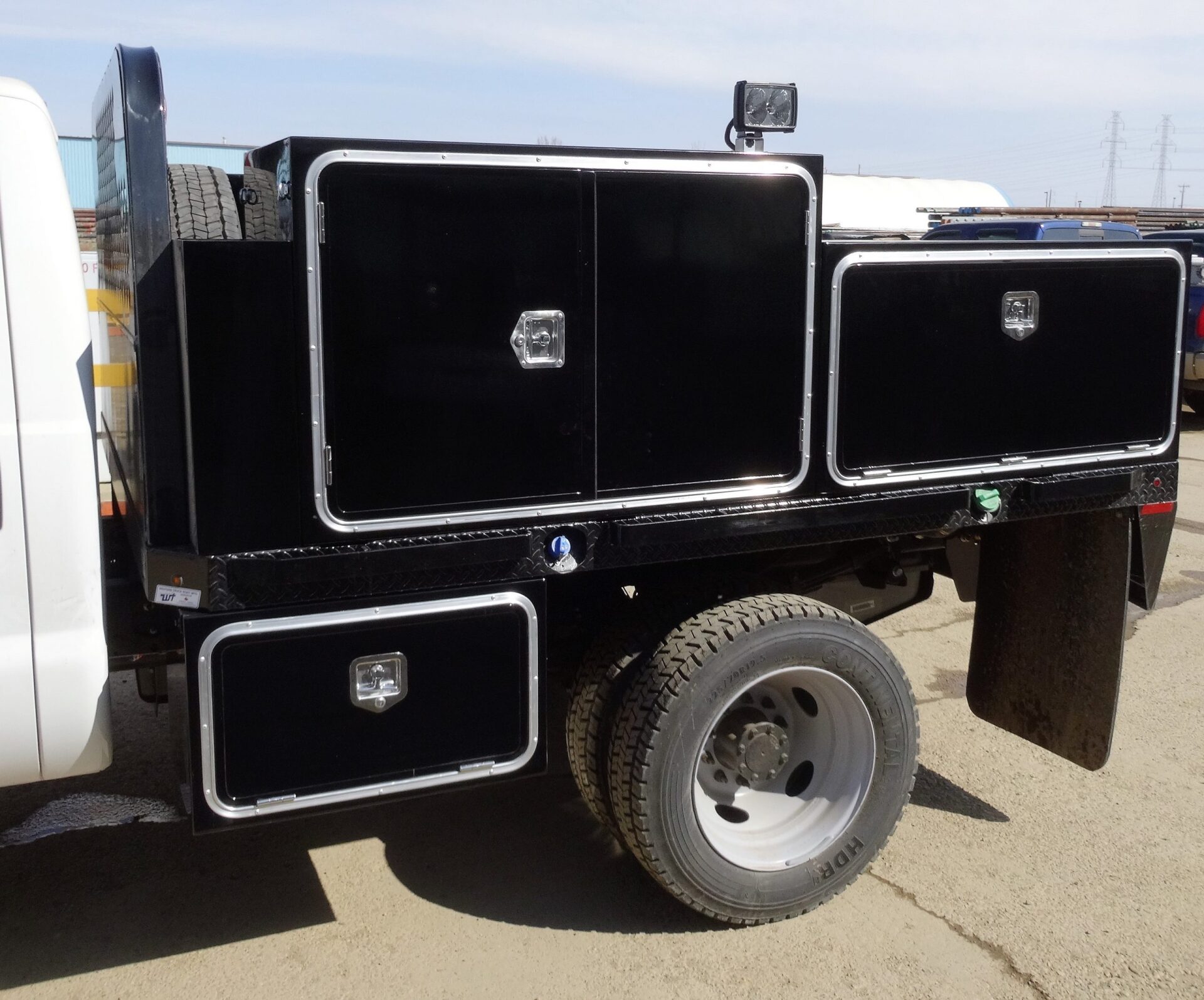 Doors & Boxes Western Truck Body Manufacturing