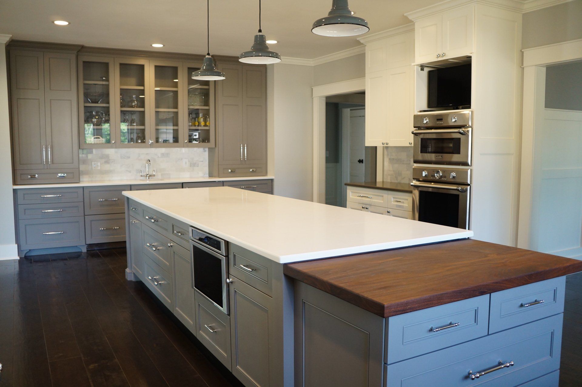 Custom Kitchen Cabinets

